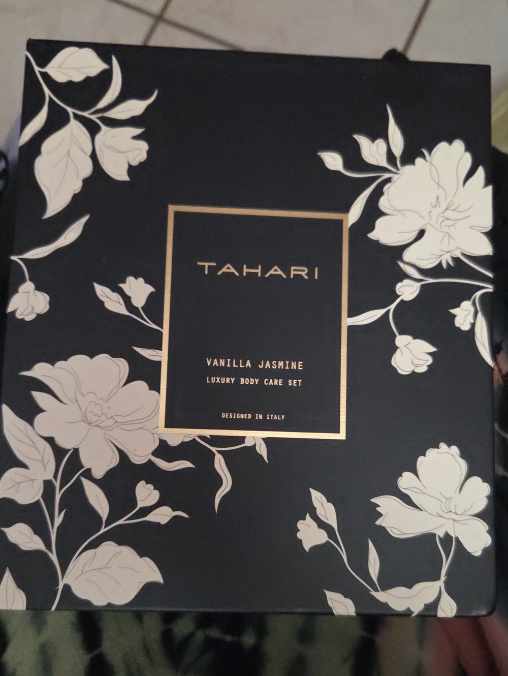 Tahari Vanilla Jasmine Body Care Set - Bubble Bath & Body Lotion Set NWOT